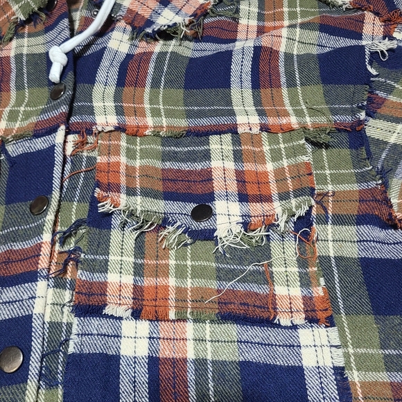 Shop Stevie deconstructed flannel oversized hooded shacket jacket size L - Picture 5 of 12